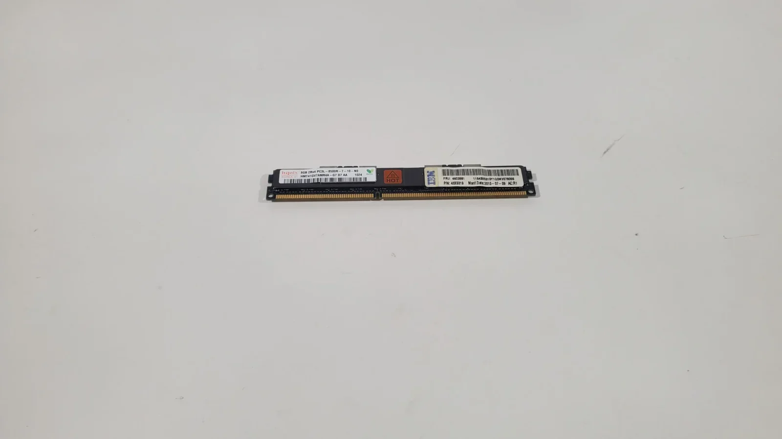 2025-04-08-16-30-39 DDR3 Hynix 8Gb 2Rx4 PC3L-8500R-7-10 HMT41GV7AMR4A-G7 IBM FRU — изображение 1