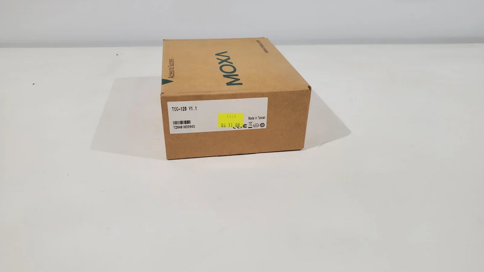 2025-04-16-12-03-13 Преобразователь MOXA TCC-120 COM-порт в Ethernet купить — изображение 1