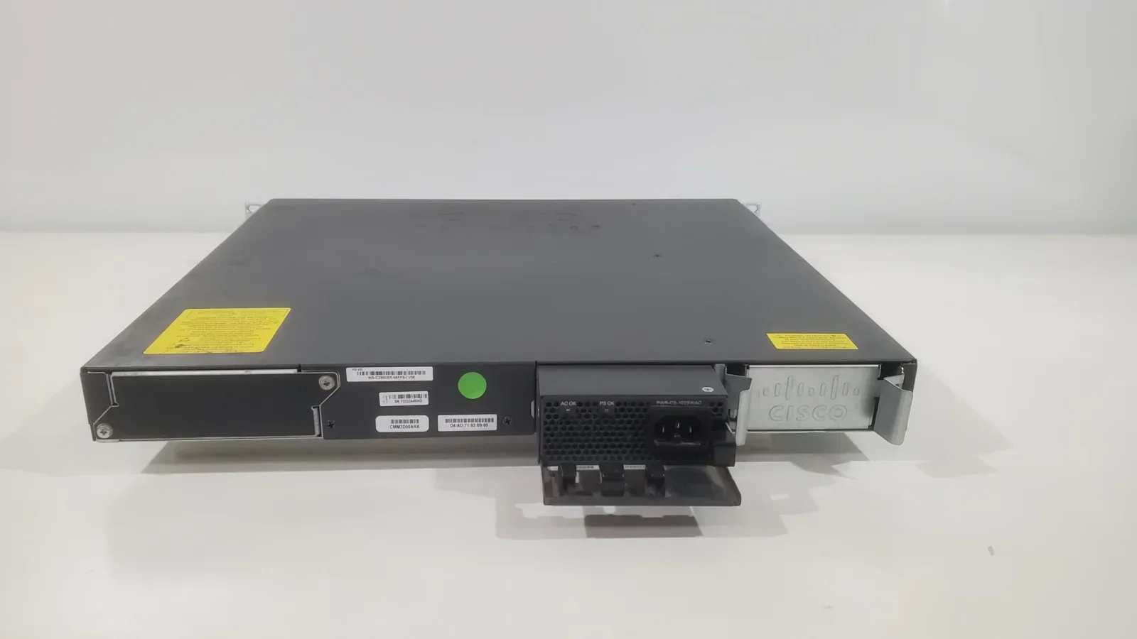 2025-05-19-12-37-08 Коммутатор Cisco WS-C2960X-48FPS-L | 48 PoE+ портов, 4 SFP — изображение 1