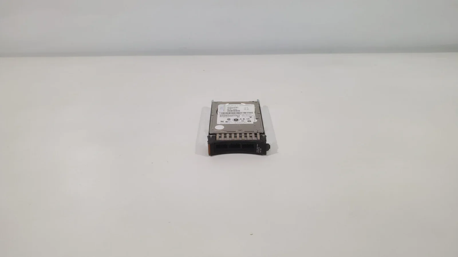 2025-05-19-16-00-36 Жесткий диск IBM MK1401GRRB 146 ГБ 15K SAS FRU 44W2201 — изображение 1