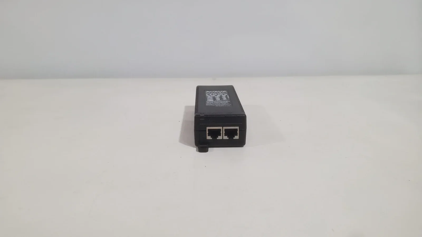 2025-07-07-13-35-47 Инжектор PoE Avaya SPPOE-1A 700500725 – купить в B2B — изображение 1