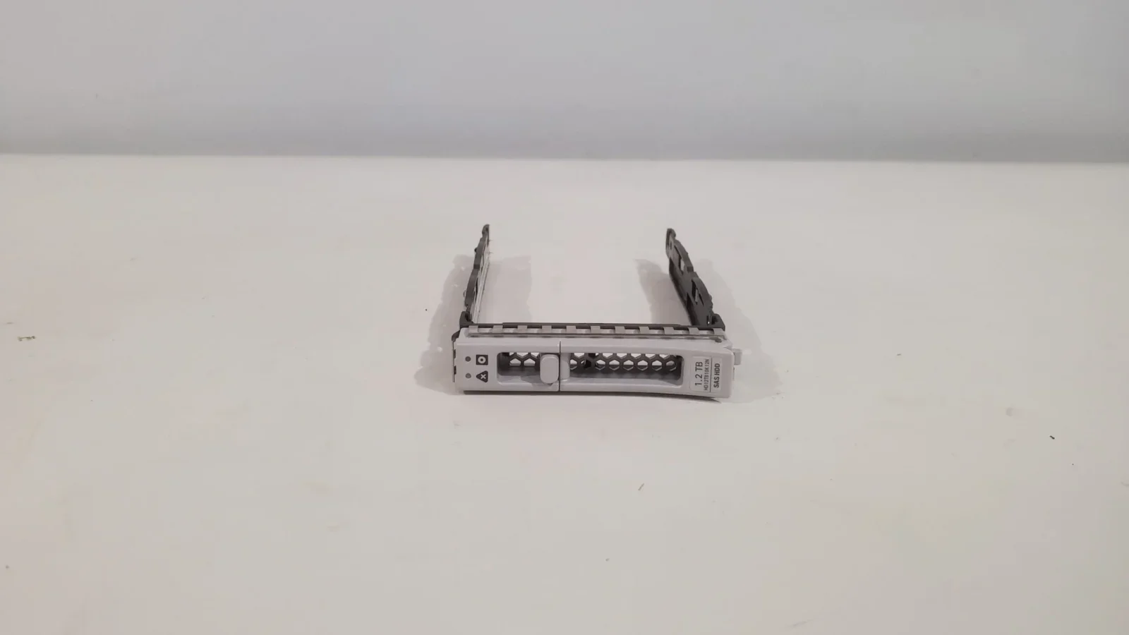 2025-10-08-15-13-27 Салазки Cisco 2.5" 74-113290-01 для C220/C240/C480 М5 — изображение 1