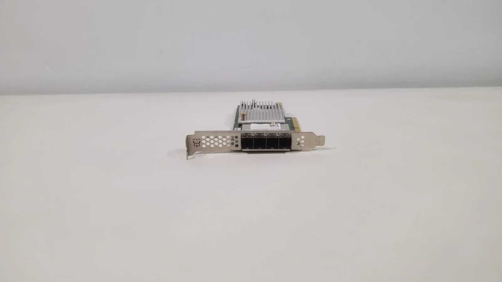2025-11-18-14-59-37 Контроллер NetApp HBA 4-Port 12G MiniSAS HD PCIe x8 111-0380 — изображение 1
