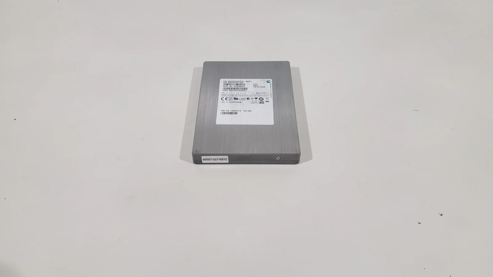 20250313_141709 Жесткий диск SLC SSD EMC 200GB Samsung MZ3S92000 SATA 3,5" — изображение 1